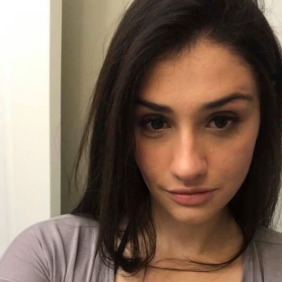 Meet your Posher, Lilian - Picture 1 of 1